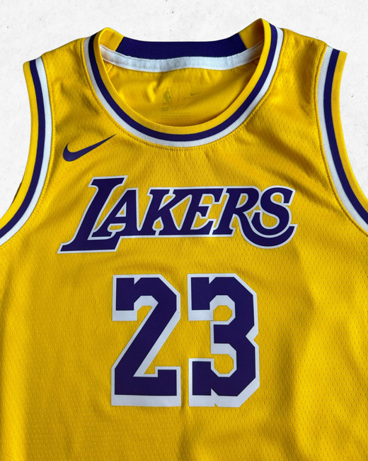 Camiseta NBA Nike Los Ángeles Lakers 23 Lebron James Amarillo talla M - Segunda Mano