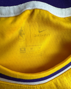Camiseta NBA Nike Los Ángeles Lakers 23 Lebron James Amarillo talla M - Segunda Mano