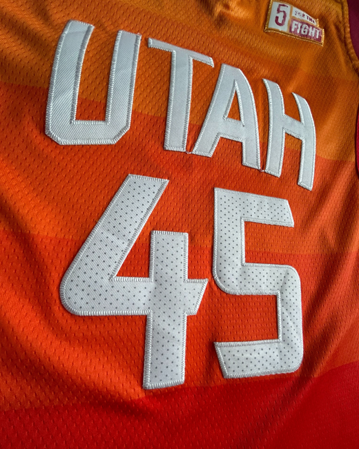 Camiseta NBA Nike Utah Jazz 45 Mitchell Naranja L